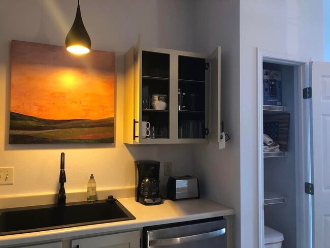 Building Photo - 3505 Fallon St