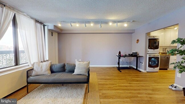 Building Photo - 3701 S George Mason Dr