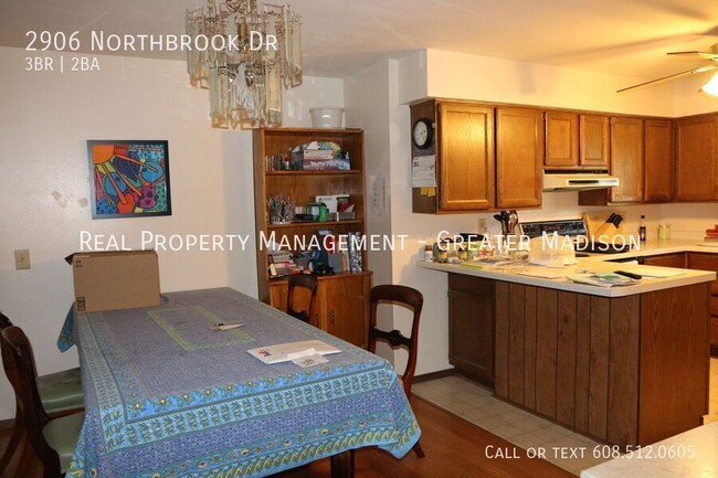 Building Photo - 2906 Northbrook Dr