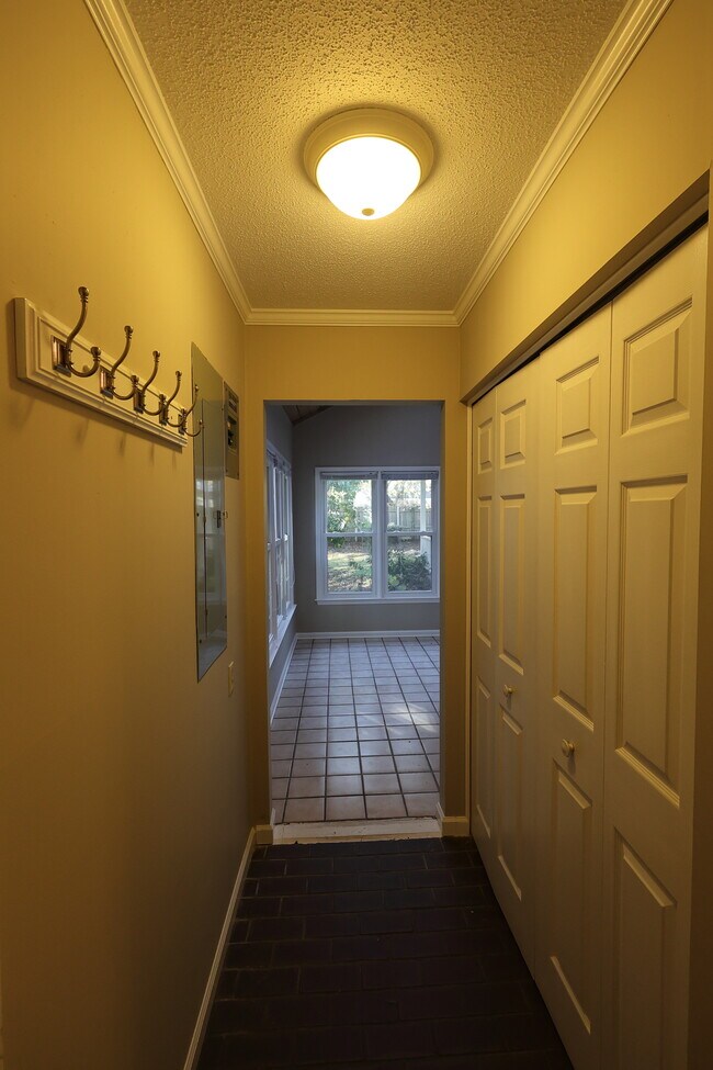 Building Photo - 313 Palomino Path