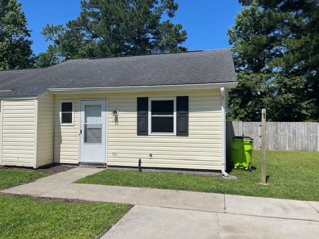 Building Photo - 210 Webb Blvd