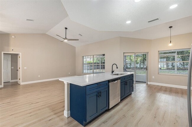 Building Photo - 5092 Abagail Dr