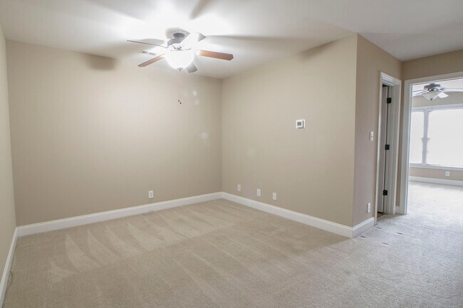 Building Photo - 605 Anderson Dr