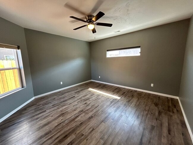Building Photo - 394 Trenton Court