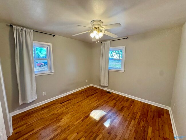 Building Photo - 804 Hereford Dr