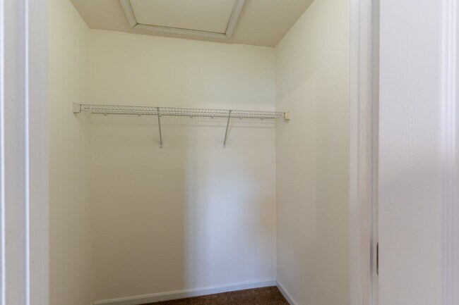 Building Photo - 304-306 Dads Way