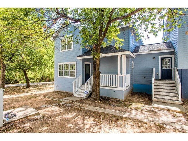 Primary Photo - 2115 E 18th St