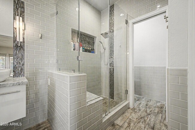 Building Photo - 6217 W Monona Dr