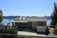 Building Photo - View 2-Bedroom Upper-Level Unit in Gig Harbor