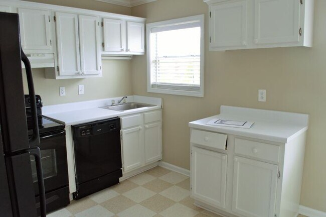 Building Photo - 2912 Central Ave