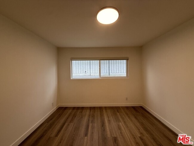 Building Photo - 314 S Clark Dr