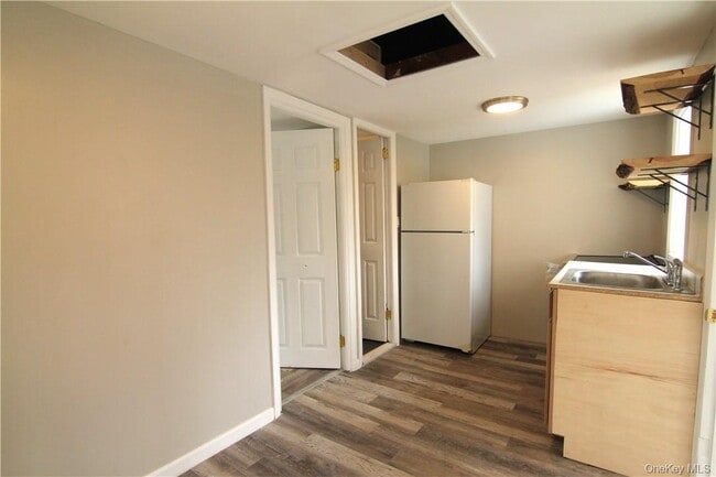 Building Photo - 71 Miller Rd