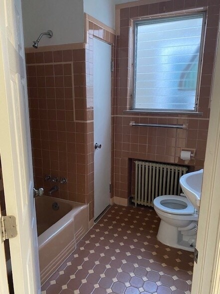 Building Photo - 2640 S 6th St