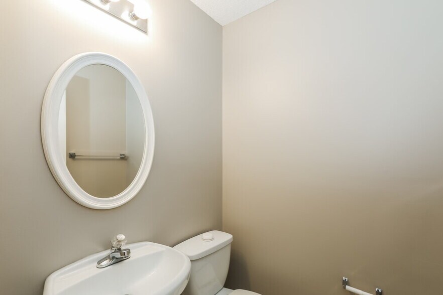 Building Photo - 615 Beddick Ln