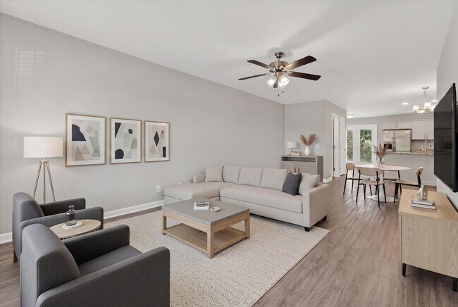 Building Photo - The Stowe Court Dog Friendly Condo for rent!