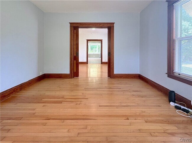 Building Photo - 3565 Oneida St