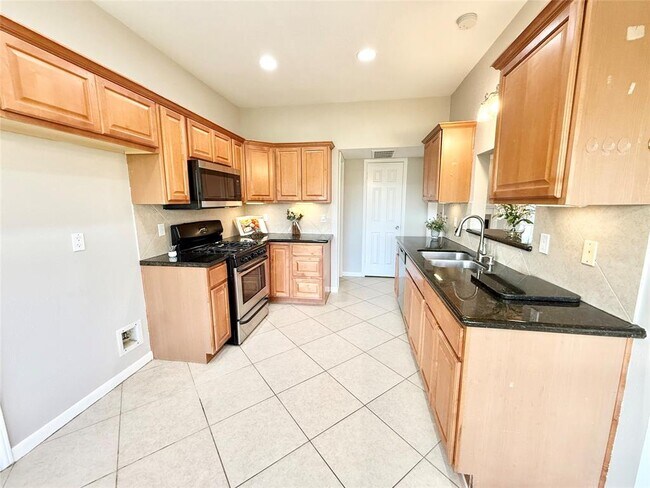 Building Photo - 4719 Orkney Dr