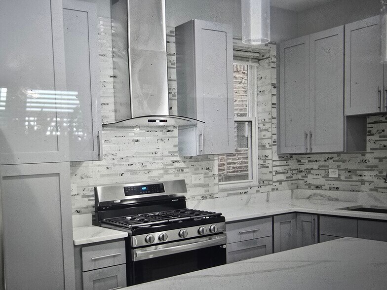 Building Photo - 4524 N Central Park Ave