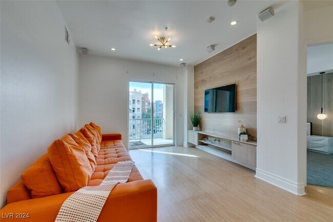 Building Photo - 50 E Serene Ave