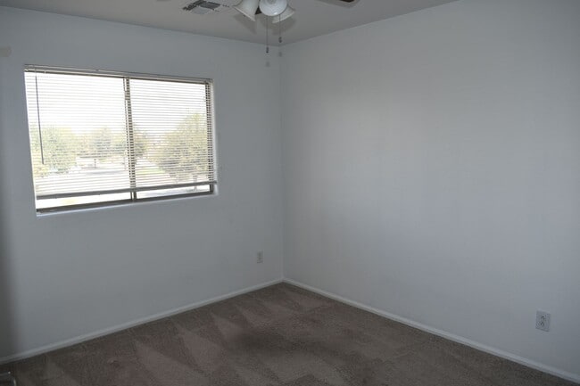 Building Photo - 16025 W Diamond St