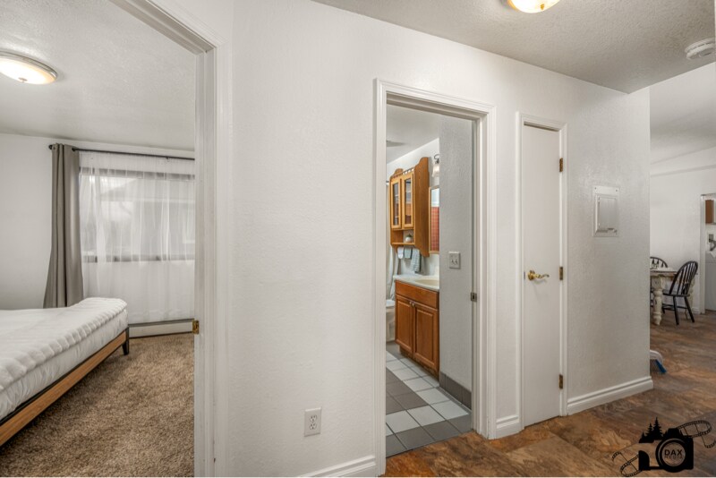 Building Photo - 4401 Reka Dr