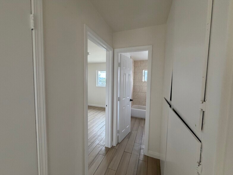 Building Photo - 159 N Vecino Dr