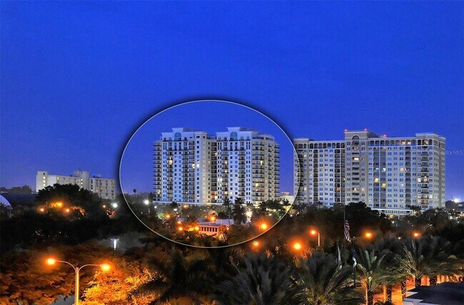 Building Photo - 800 N Tamiami Trl