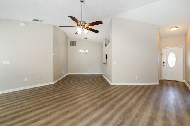 Building Photo - 8405 Rockridge Ct