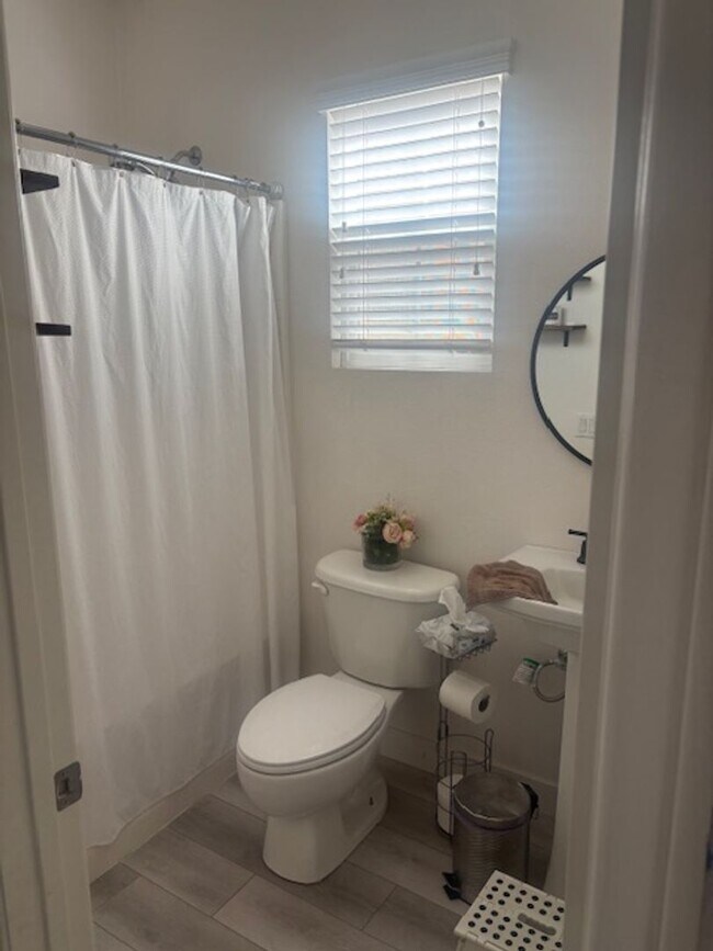 Building Photo - Beautiful Two-Story Residence in Desirable...