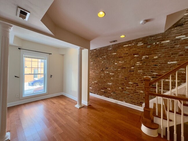 Building Photo - Charming 2 Bedroom/3.5 Bathroom Townhome in Canton, MD!