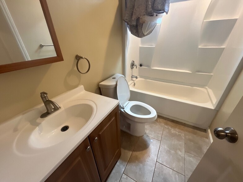 Building Photo - 5432 Mary Lane Dr