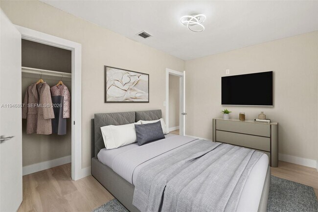 Building Photo - 14760 Fillmore St