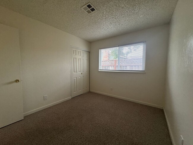 Building Photo - Beautiful Home, Coming SOON! Great Neighbo...