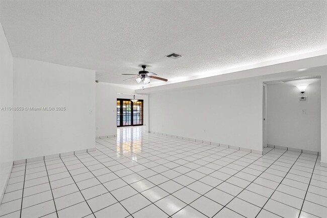 Building Photo - 7003 Crown Gate Ct