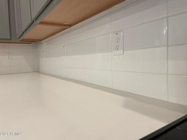 Building Photo - 901 S Smith Rd