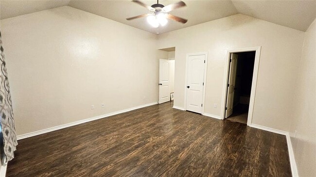 Building Photo - 811 Dogwood Ct