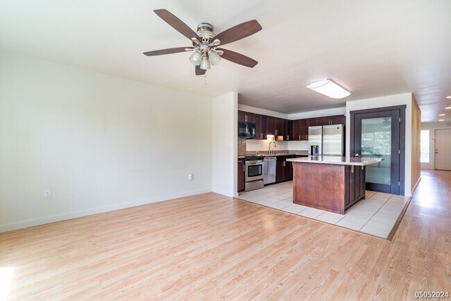 Building Photo - $3,400 | 3br/2ba Condominium in Sixty Park...