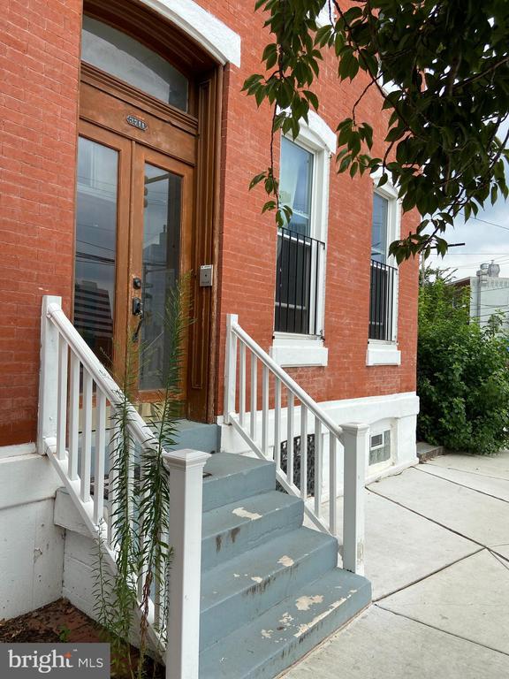 Building Photo - 3711 Lancaster Ave