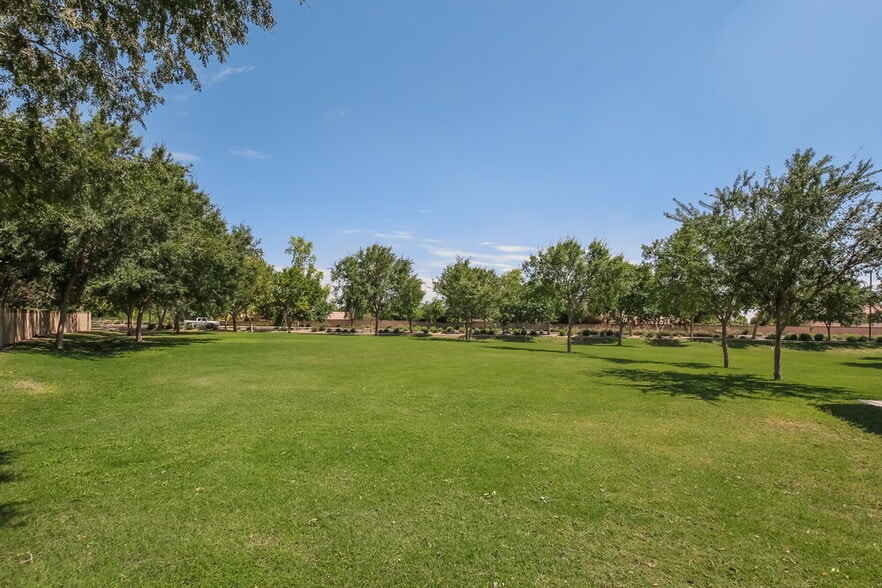 Building Photo - 13519 W San Juan Ct