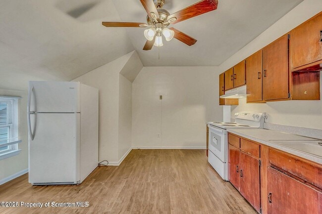 Building Photo - 402 Scott St