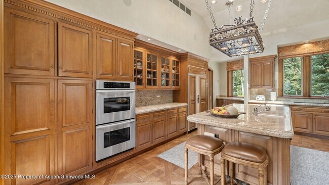 Building Photo - 715 Willoughby Way