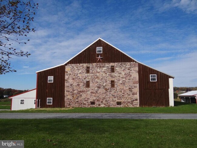 Building Photo - 165 Ammon Rd