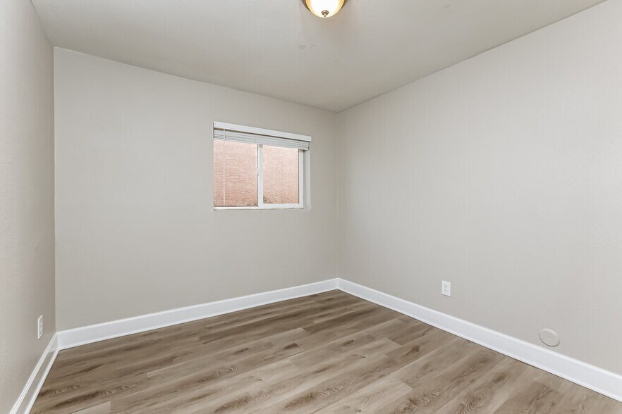 Building Photo - 4327 E Contessa St