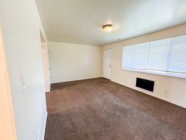 Building Photo - 361 S 150 W