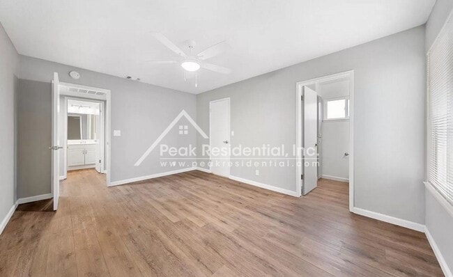 Building Photo - Updated 2bd/2ba Foothill Farms Duplex With 1 Car Garage