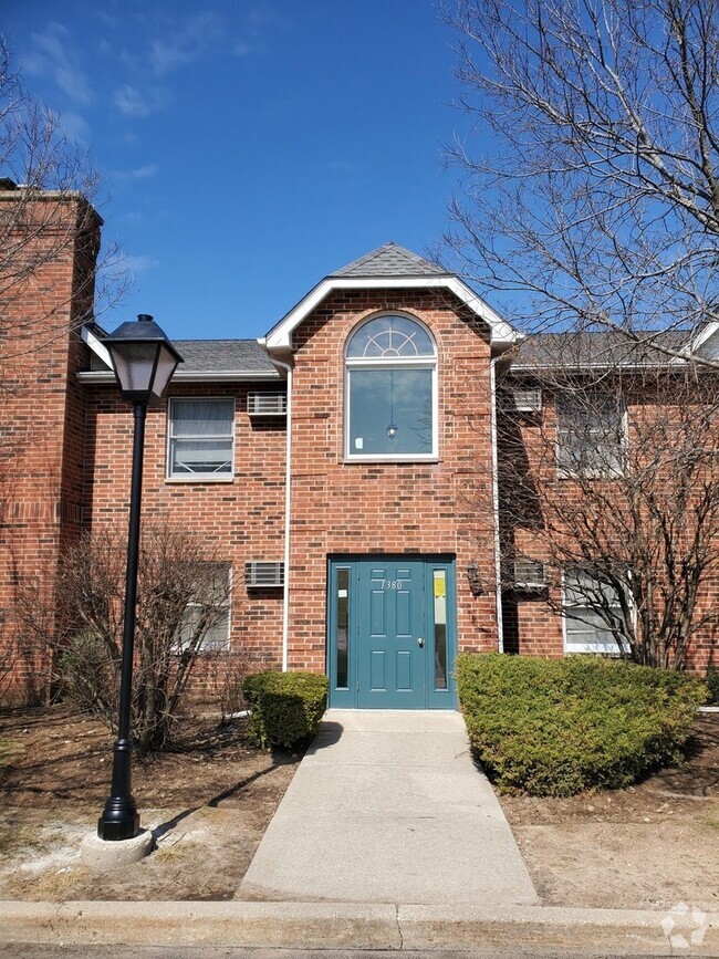 Building Photo - 1380 Cunat Ct