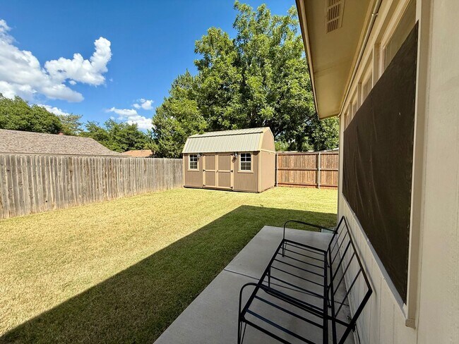 Building Photo - So many Amenities!