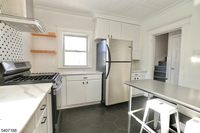 Building Photo - 1 Bell St