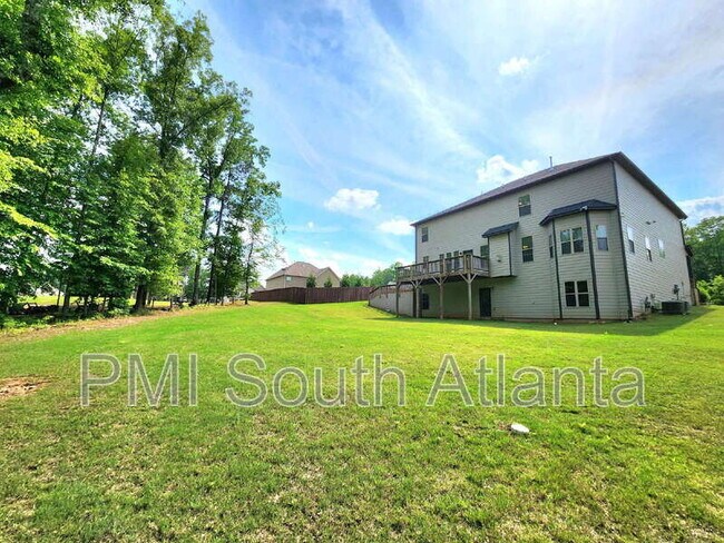 Building Photo - 525 Twelve Oaks Dr
