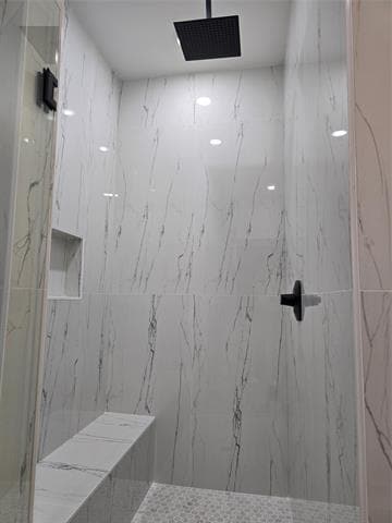 Building Photo - 2505 Oakwood Terrace